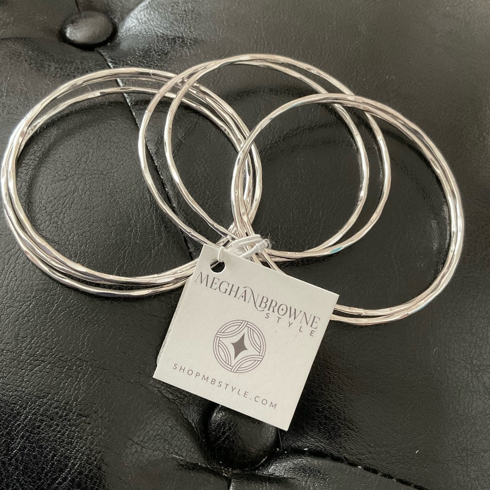 Set of bangles
